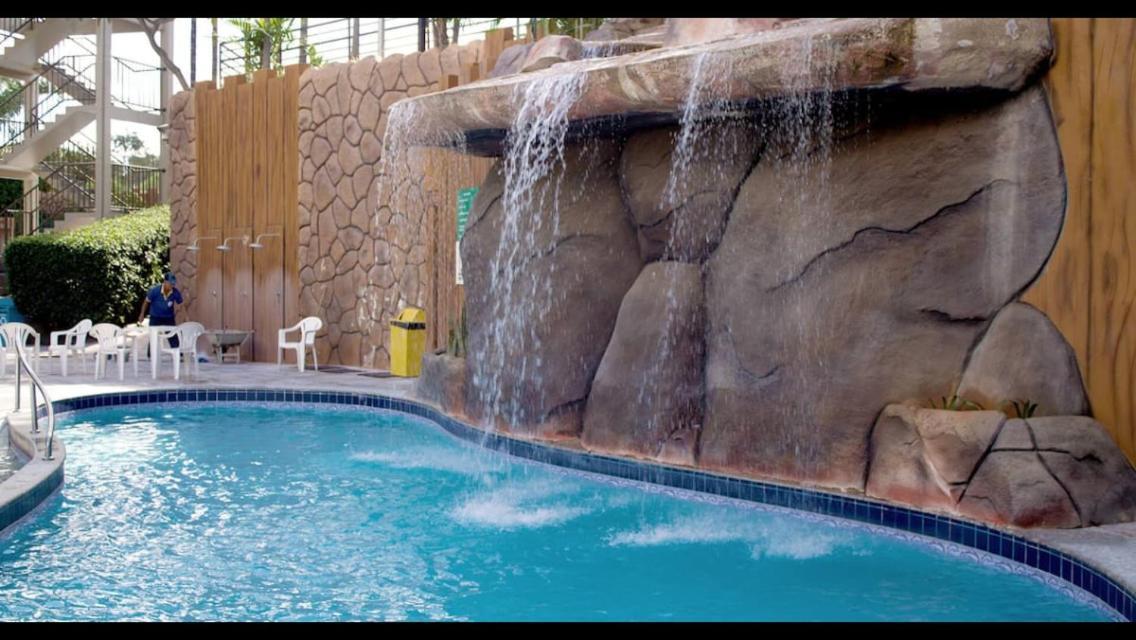 Hotel Golden Dolphin Com Cafe Da Manha! Piscinas 24H Caldas Novas Ngoại thất bức ảnh